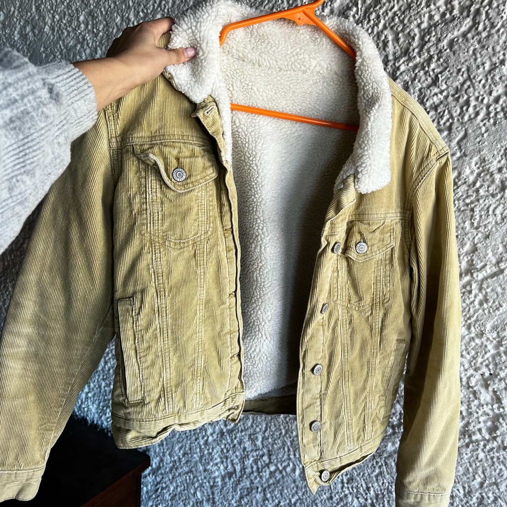 Brandy Melville Corduroy Sherpa Jacket - Picture 2 of 2